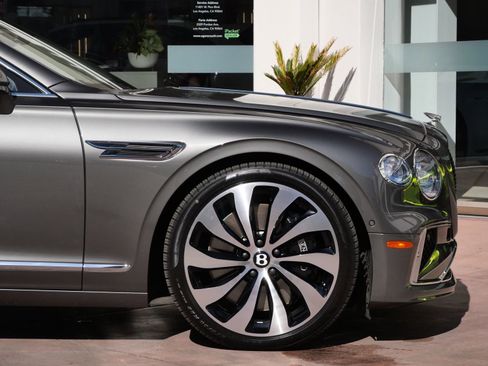 New 2026 Bentley Flying Spur Plug-In Hybrid AWD/4WD image 6