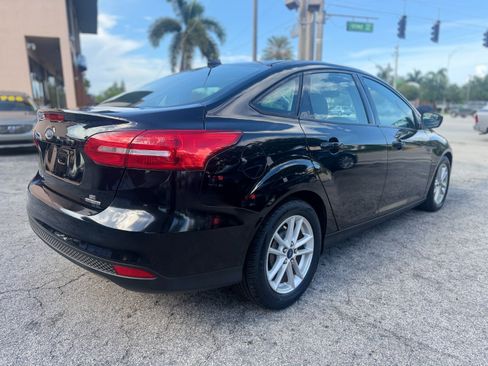 Used 2016 Ford Focus SE w/ SE Power Seat Package FWD image 5