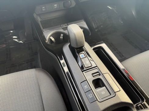 Used 2024 Toyota Prius LE image 17