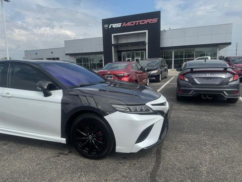 Used 2019 Toyota Camry XSE w/ Navigation Package FWD image 8