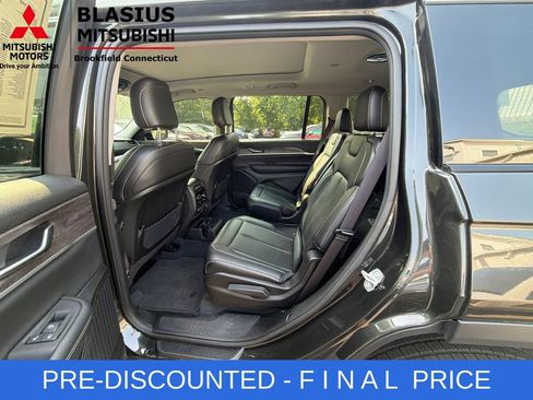 Used 2023 Jeep Grand Cherokee L Limited AWD/4WD image 36