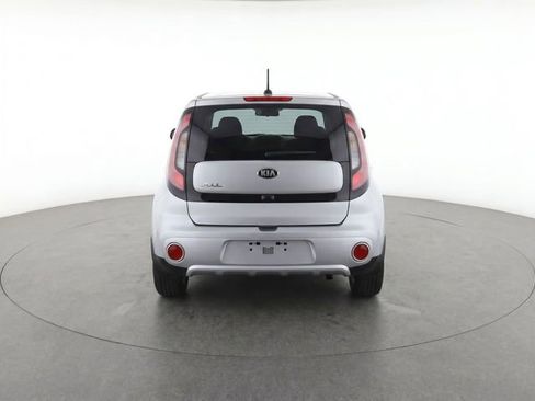 Used 2017 Kia Soul + FWD image 7