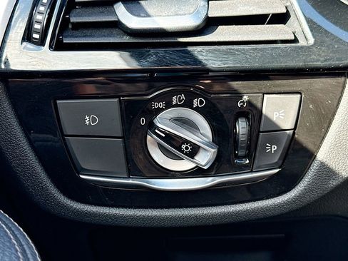 Used 2018 BMW 530e xDrive image 37