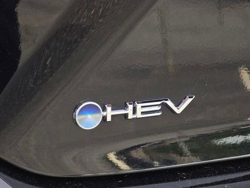 Used 2025 Toyota Camry LE image 31