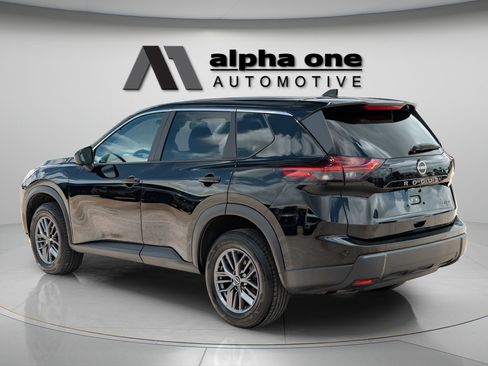 Used 2024 Nissan Rogue S AWD/4WD image 11