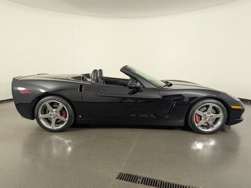 Used 2006 Chevrolet Corvette Convertible w/ Preferred Equipment Group image 10