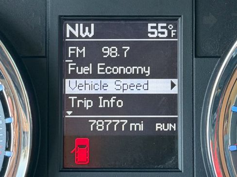 Used 2013 Chrysler Town & Country Touring-L w/ Driver Convenience Group image 32