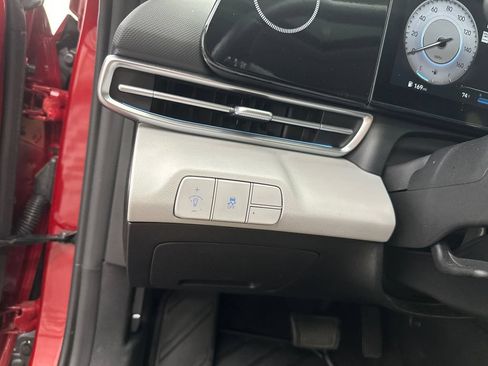 Used 2025 Hyundai Elantra Limited FWD image 32
