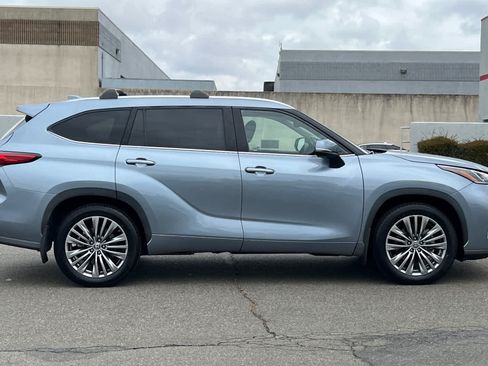 Used 2021 Toyota Highlander Platinum AWD/4WD image 6