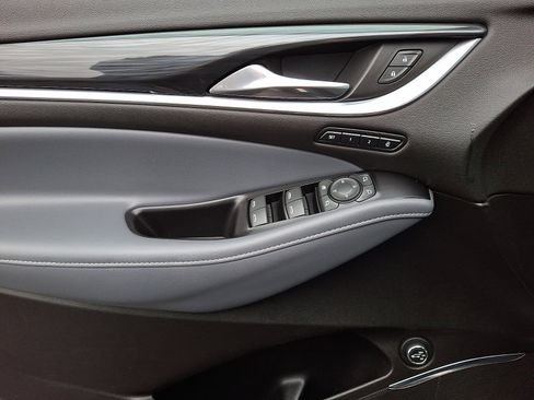 Used 2019 Buick Enclave Premium image 13