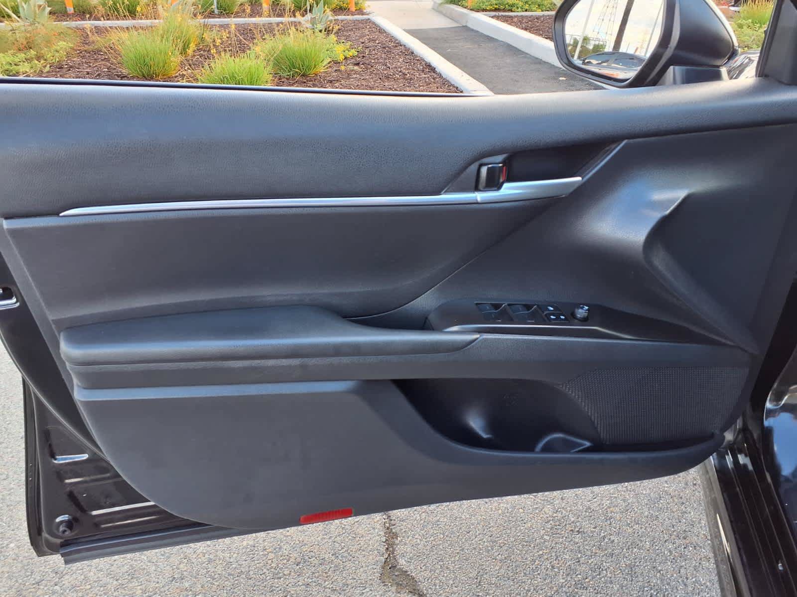 Used 2024 Toyota Camry SE FWD image 13