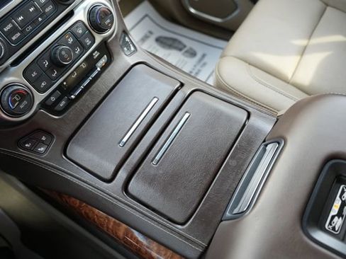 Used 2016 Chevrolet Suburban LTZ image 29