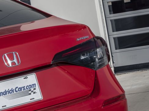 Used 2025 Honda Civic Sport image 8