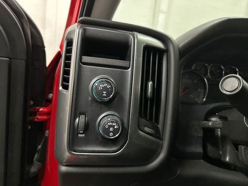 Used 2018 Chevrolet Silverado 1500 LT w/ All Star Edition AWD/4WD image 31