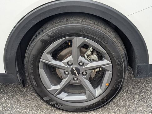 Used 2025 Kia K4 LXS image 29