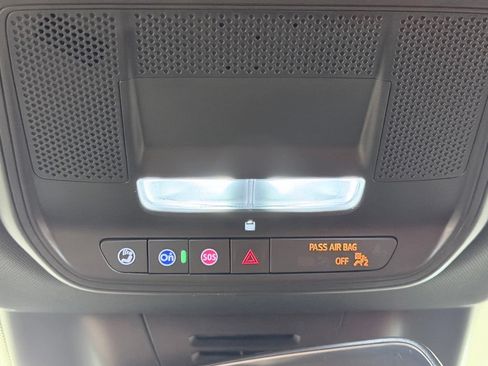 Used 2025 Chevrolet Equinox EV RS FWD image 55