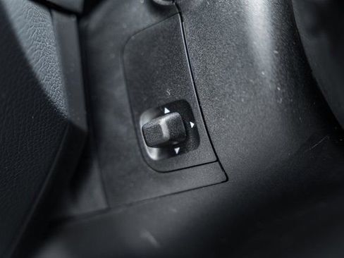 New 2025 Mercedes-Benz GLC 350e 4MATIC image 39