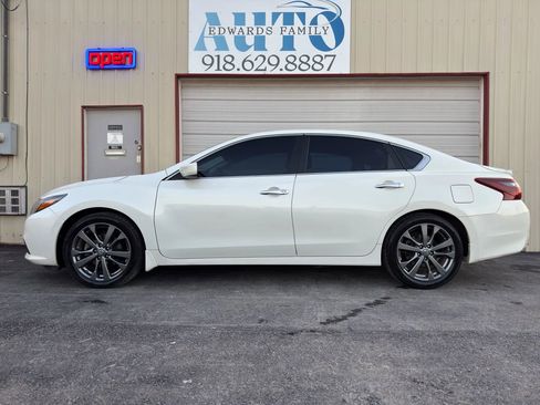 Used 2018 Nissan Altima 2.5 SR w/ SR Special Edition image 25
