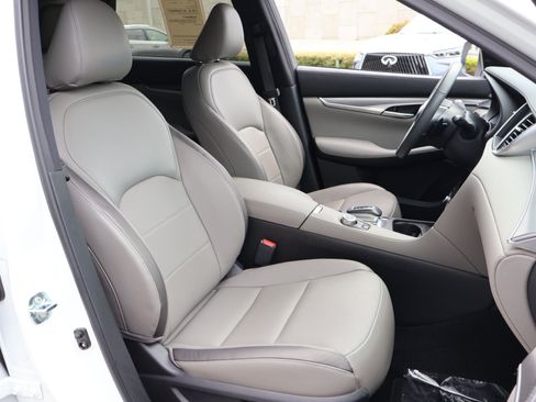 Certified 2023 INFINITI QX50 Luxe FWD image 22