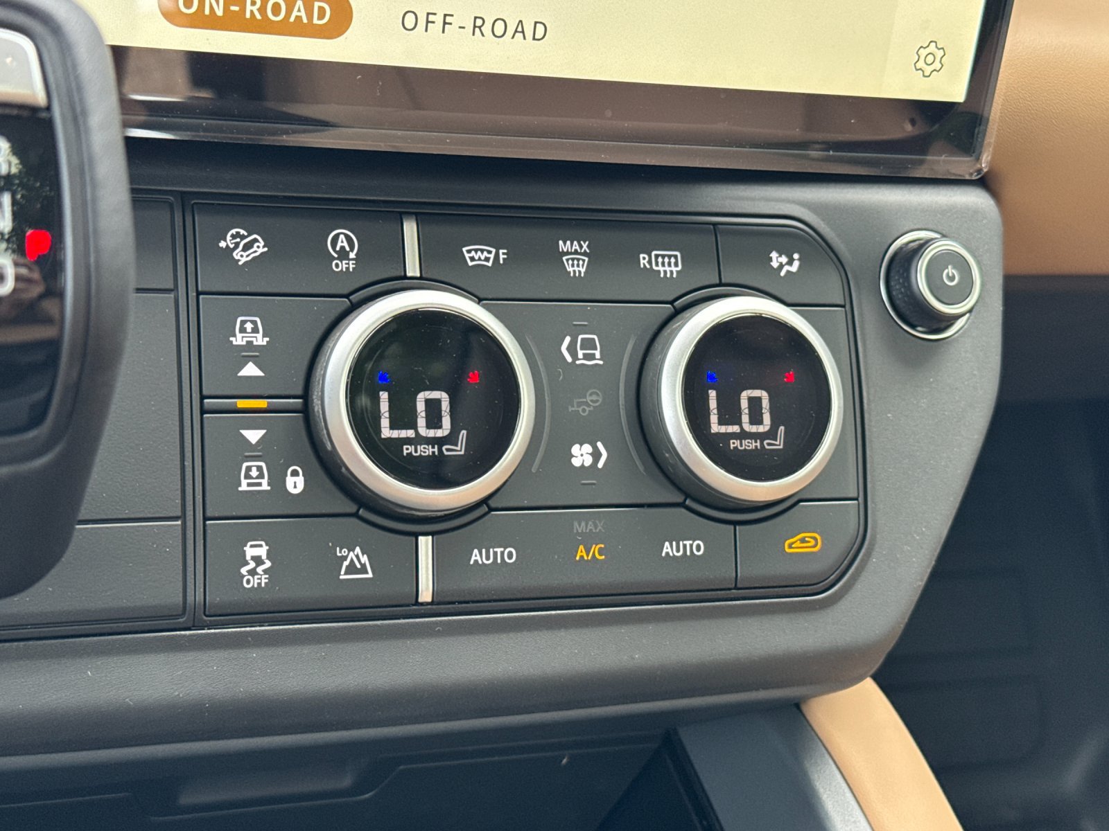 New 2026 Land Rover Defender 110 S AWD/4WD image 21