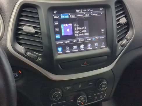 Used 2014 Jeep Cherokee Latitude w/ Comfort/Convenience Group FWD image 34
