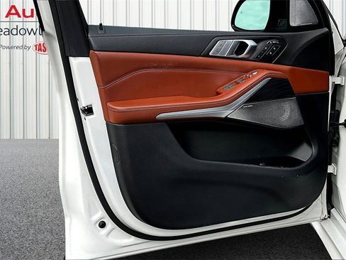 Used 2022 BMW X7 M50i image 20