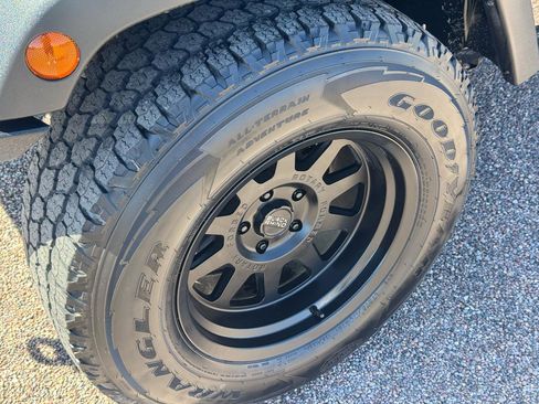 Used 2012 Jeep Wrangler Sport w/ Connectivity Group AWD/4WD image 6