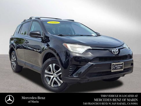 Used 2016 Toyota RAV4 LE FWD image 1