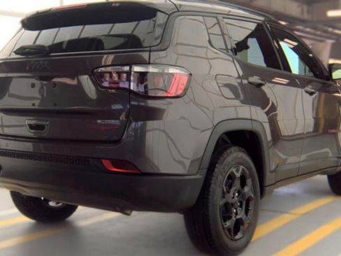Used 2023 Jeep Compass Trailhawk AWD/4WD image 2