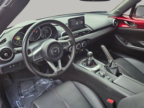 Used 2019 MAZDA MX-5 Miata RF Grand Touring image 3