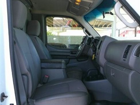 Used 2014 Nissan NV 2500 SV w/ Technology Package image 16