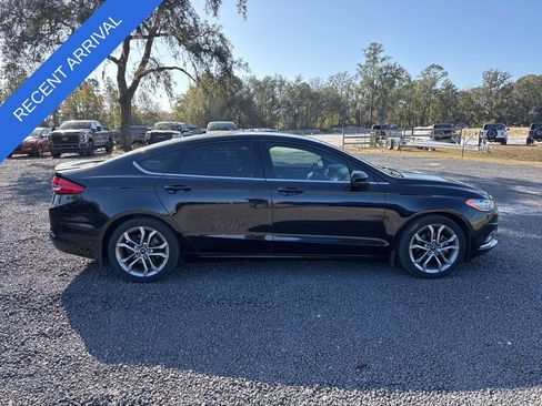 Used 2017 Ford Fusion SE w/ Equipment Group 201A image 6