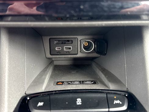 Certified 2023 Chevrolet Bolt EUV Premier FWD image 31