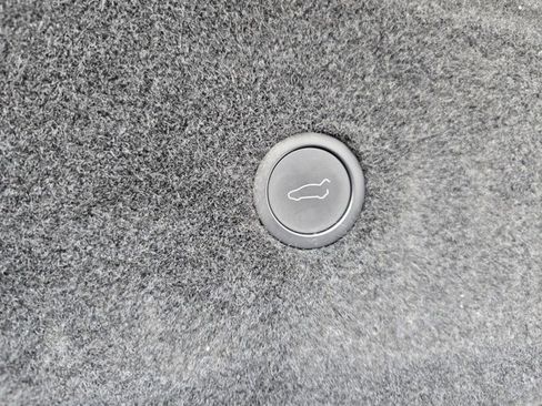 Used 2021 Tesla Model S Plaid image 41