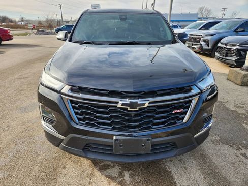 Used 2023 Chevrolet Traverse RS image 2