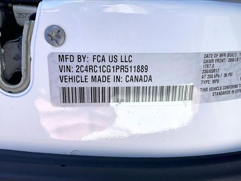 Used 2023 Chrysler Voyager LX image 34