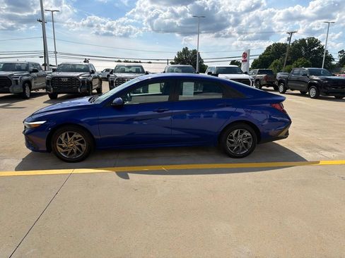Used 2024 Hyundai Elantra SEL FWD image 6