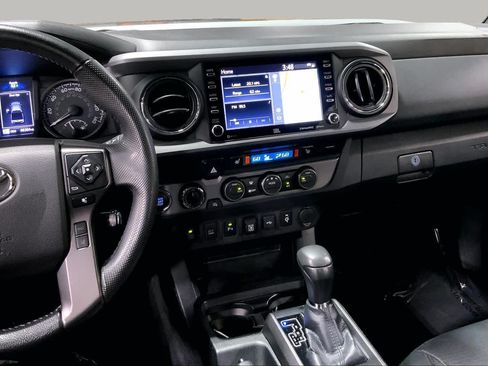 Used 2021 Toyota Tacoma TRD Off-Road w/ TRD Premium Off Road Package AWD/4WD image 7