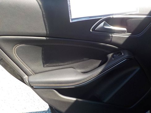 Used 2017 Mercedes-Benz GLA 250 image 19