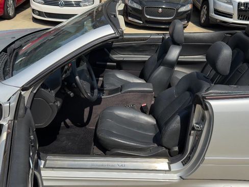 Used 2000 Mercedes-Benz CLK 430 Cabriolet image 32