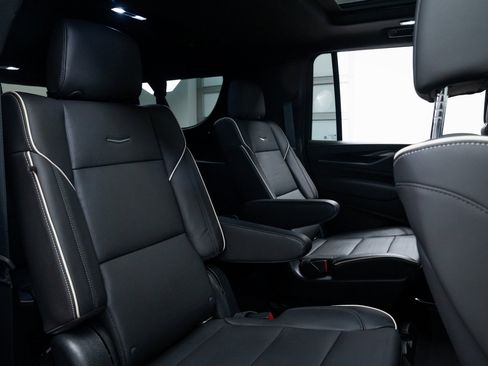 Used 2022 Cadillac Escalade ESV Sport w/ Touring Package image 24