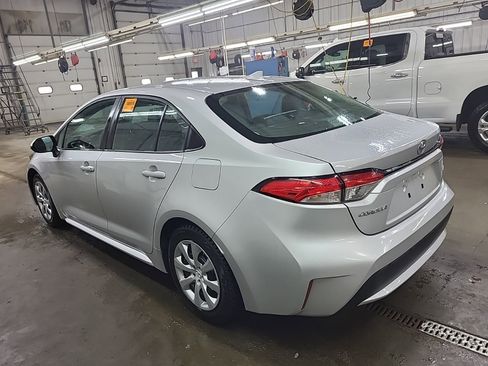 Used 2021 Toyota Corolla LE image 8