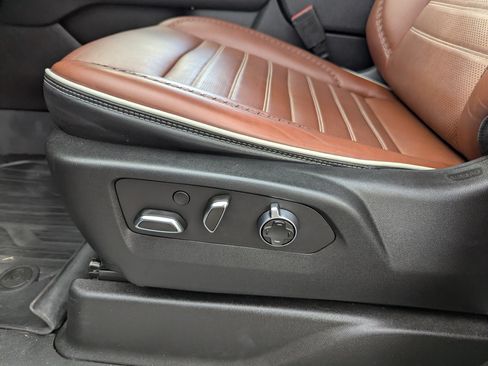 Used 2023 GMC Yukon Denali Ultimate w/ LPO, Floor Liner Package AWD/4WD image 24