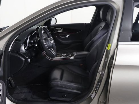 Used 2019 Mercedes-Benz C 300 Sedan w/ Premium Package image 24