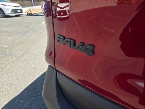 Used 2025 Toyota RAV4 XLE w/ Convenience Package image 16