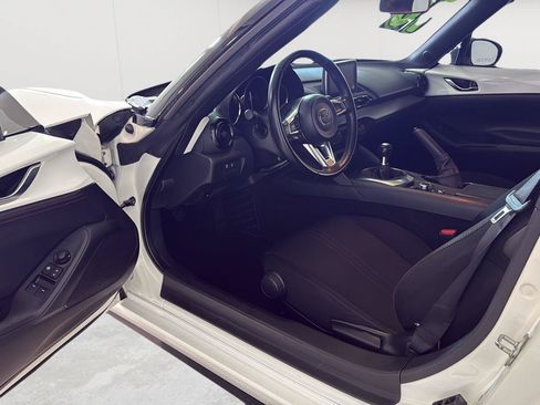 Used 2016 MAZDA MX-5 Miata Club RWD image 7