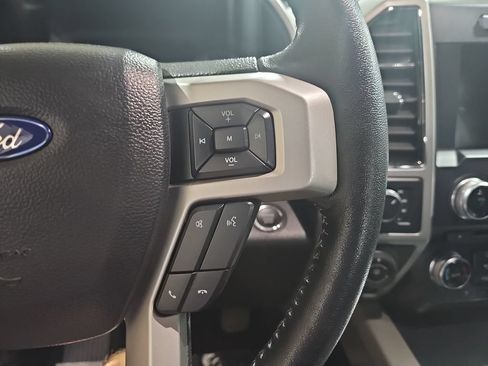 Used 2018 Ford F150 Lariat w/ Equipment Group 502A Luxury AWD/4WD image 22
