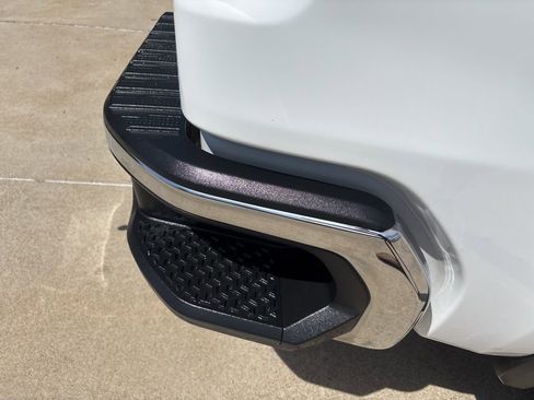 Used 2023 GMC Sierra 1500 Pro AWD/4WD image 11