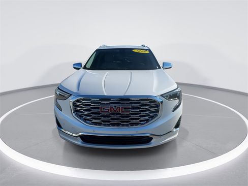 Used 2020 GMC Terrain Denali w/ Denali Premium Package image 3