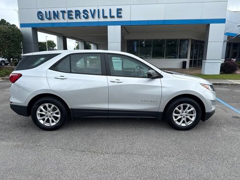 Used 2020 Chevrolet Equinox LS w/ LPO, Floor Liner Package FWD image 4